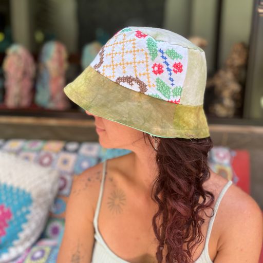 Bucket reversible