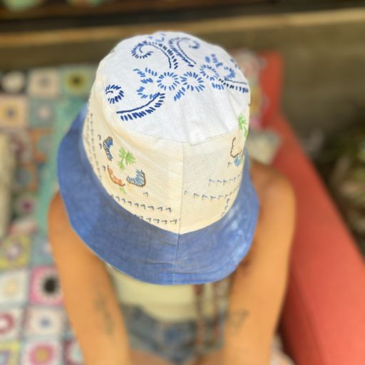Bucket reversible
