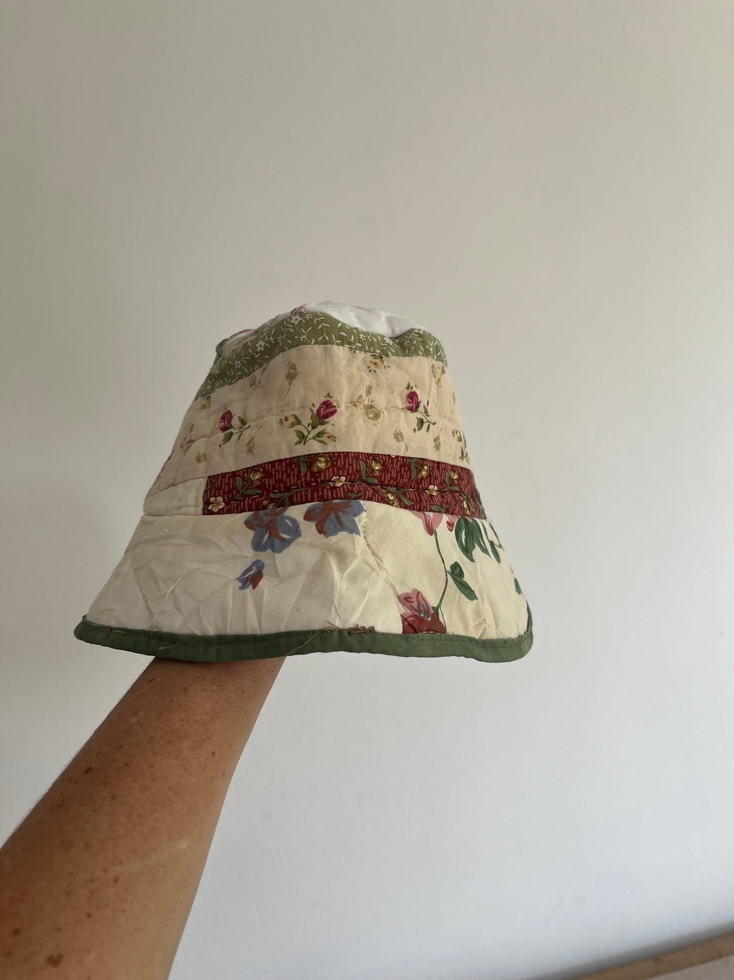 Bucket abrigado
