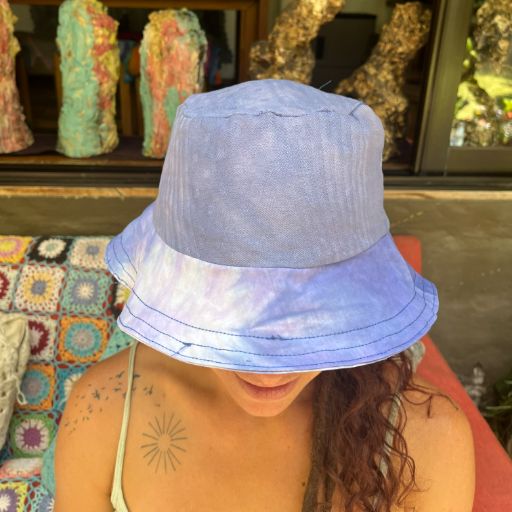 Bucket reversible