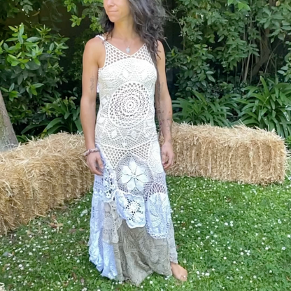 Vestido upcycled hecho a mano con manteles antiguos - Pin Upcycling