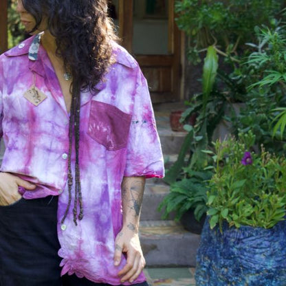 Guayabera upcycled oversize hecha a mano - Pin Upcycling